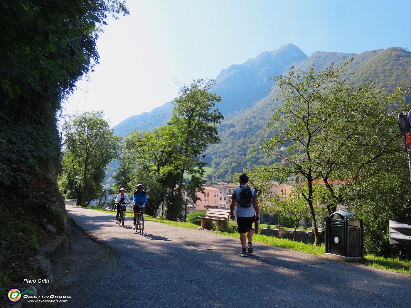 65 Ciclopedonale di Val Brembana con vista sullo Zucco.JPG